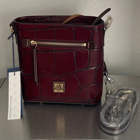 NWT…DOONEY AND BURKE CROC EMBOSSED LEATHER CROSSBODY HANDBAG IN BORDEAUX - Picture 2 of 14